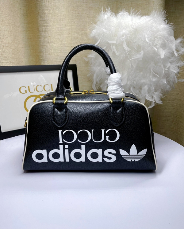 激安グッチバッグコピー背面デザイン